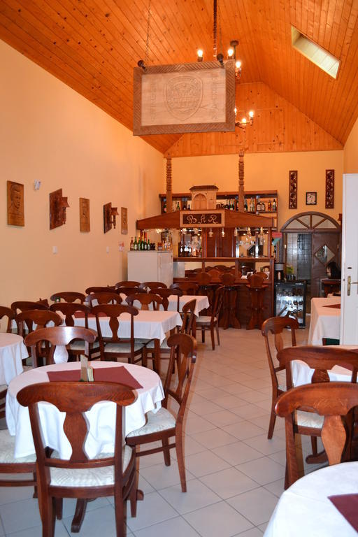 Nosztalgia Hotel Balatonszarszo Extérieur photo