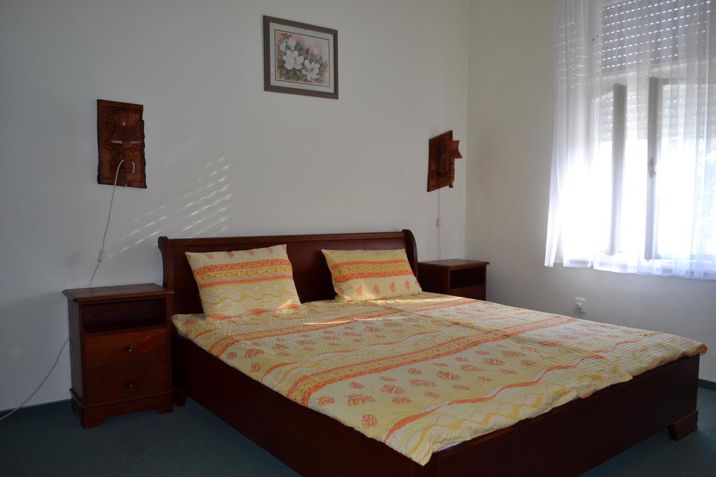 Nosztalgia Hotel Balatonszarszo Chambre photo