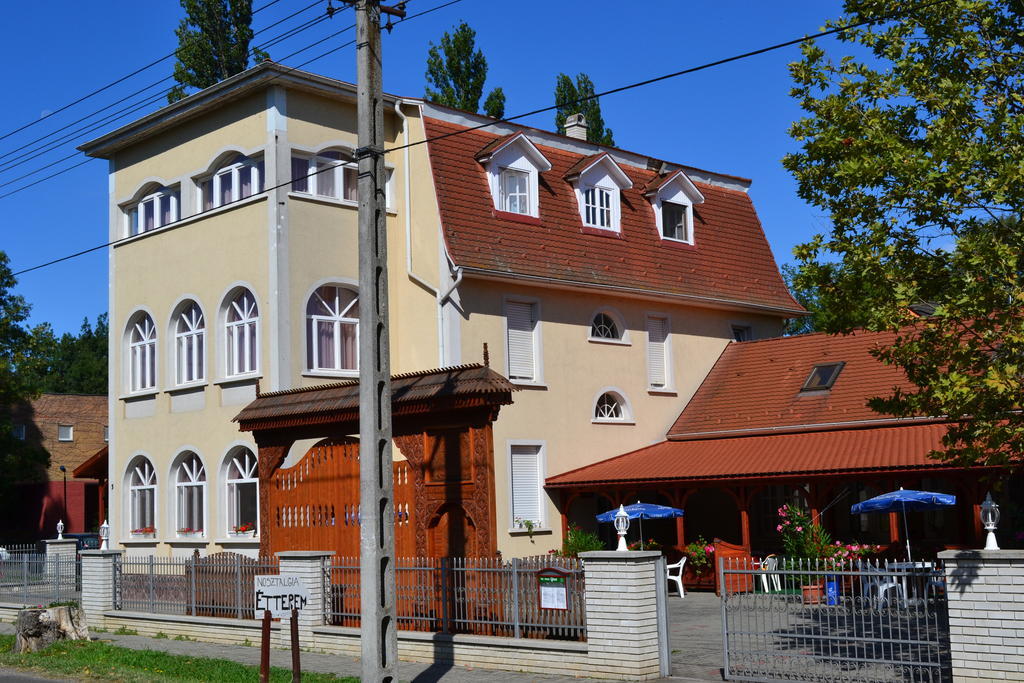 Nosztalgia Hotel Balatonszarszo Extérieur photo